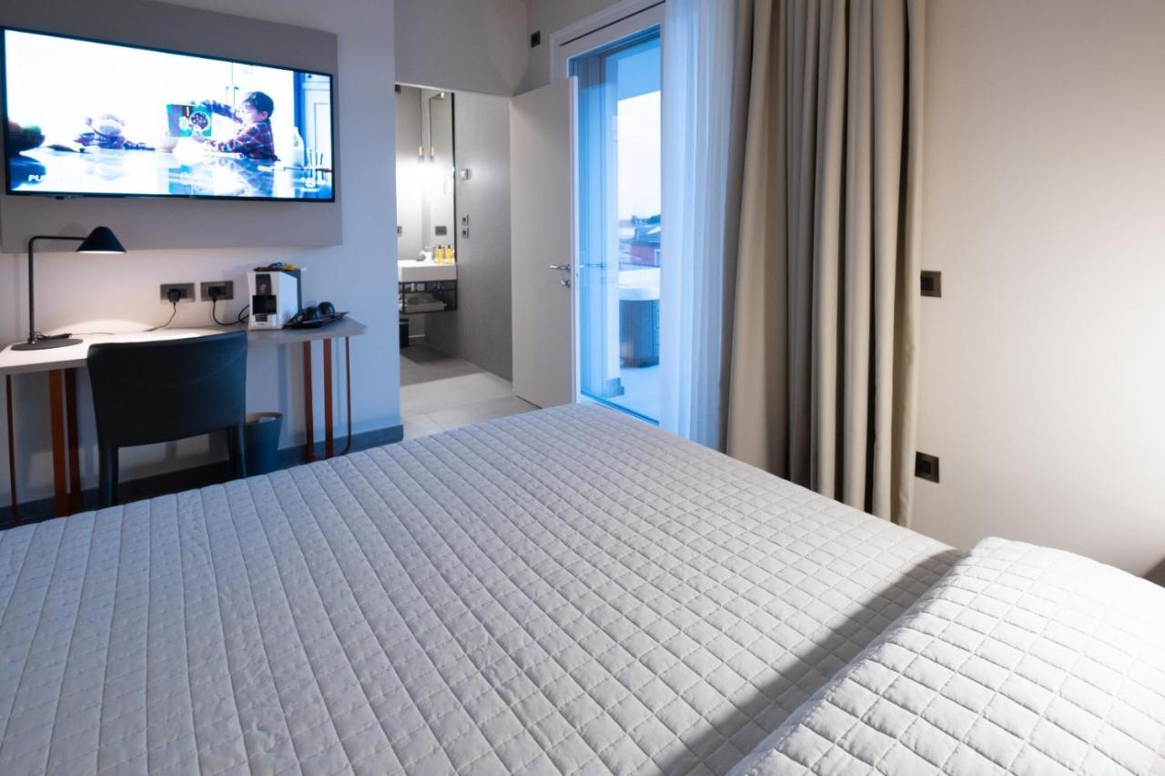 Bbcube Hotel Porto Viro Exterior photo